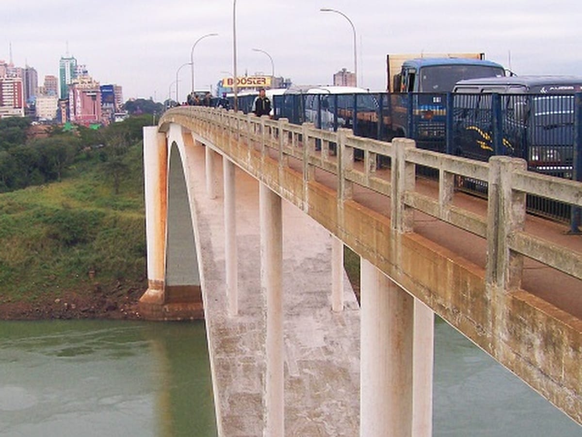 Protesto bloqueia Ponte da Amizade, no Oeste do Paraná