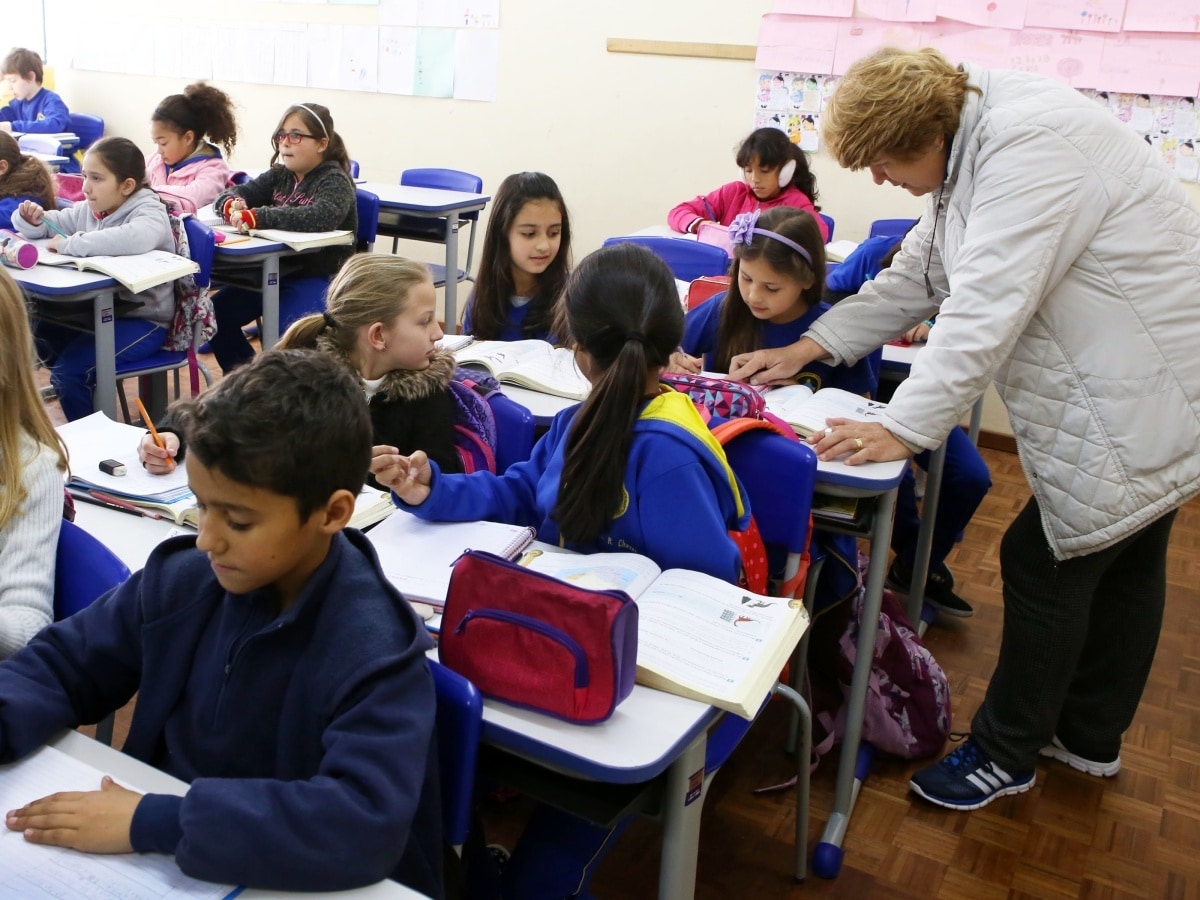 Encontro em Curitiba discute caminhos para educação pública de qualidade