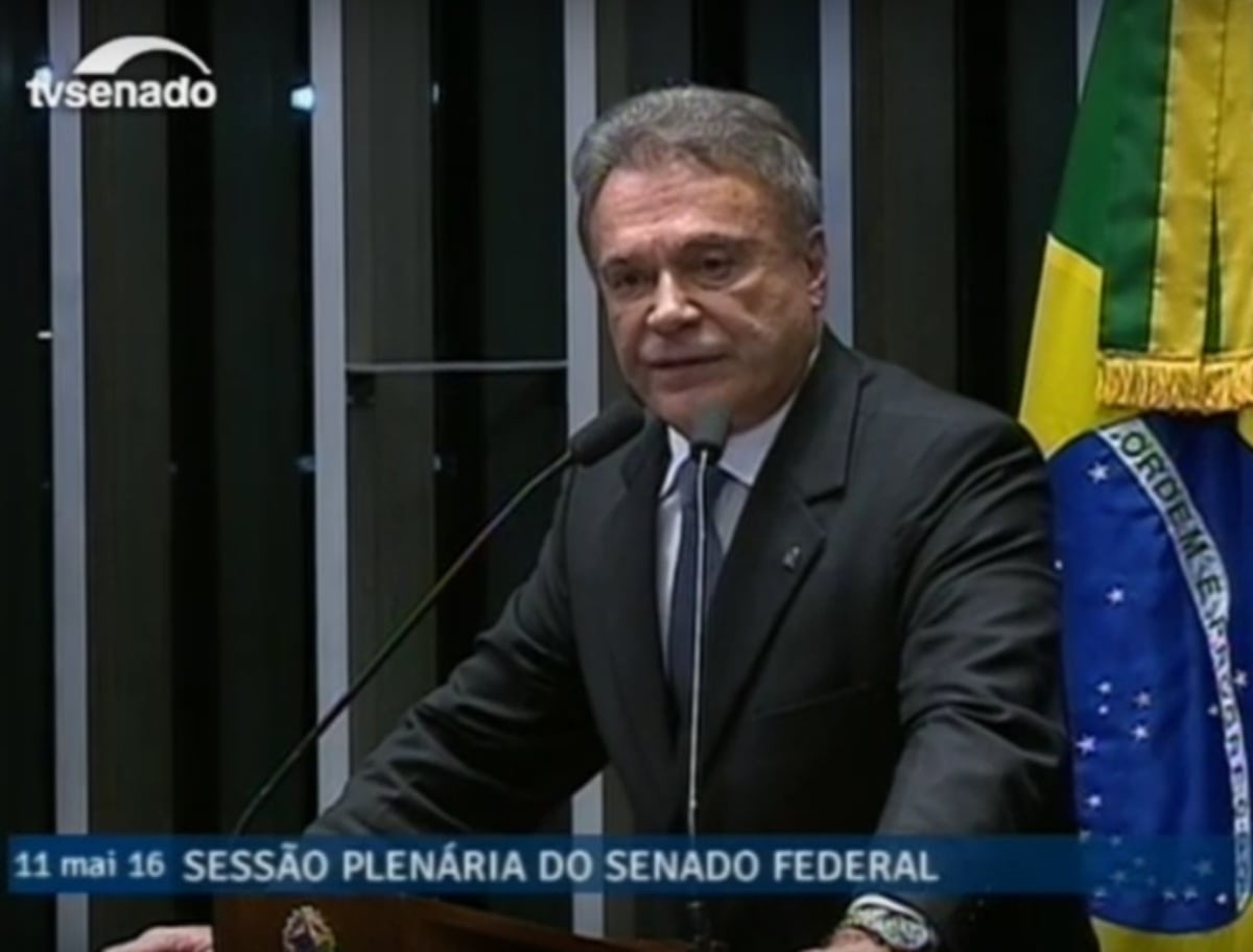 Opinião: Alvaro Dias, a voz forte no Congresso Nacional contra foro privilegiado