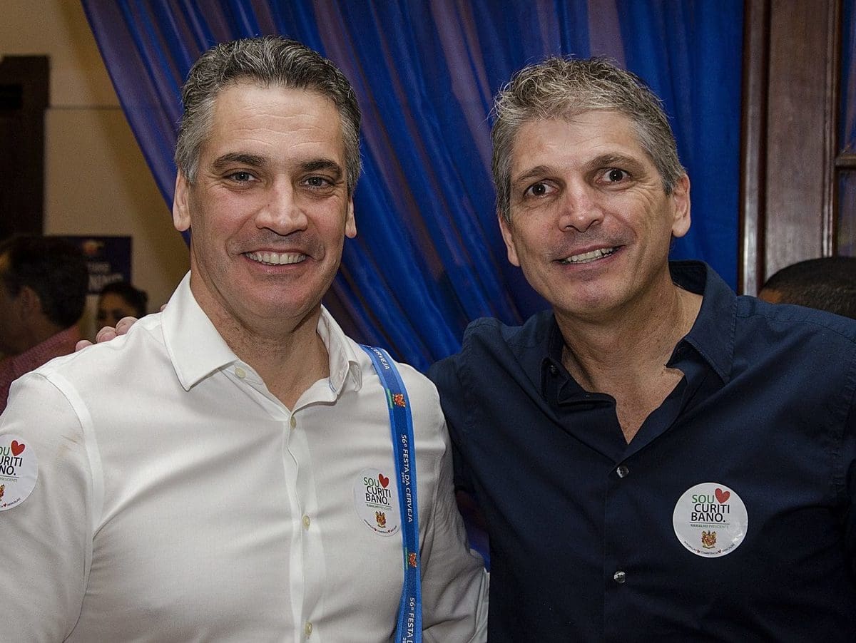 Renato Ramalho (esq), presidente eleito do Clube Curitibano, ao lado do atual presidente, José Antonio Baggio Pereira.Crédito: Neni Glock