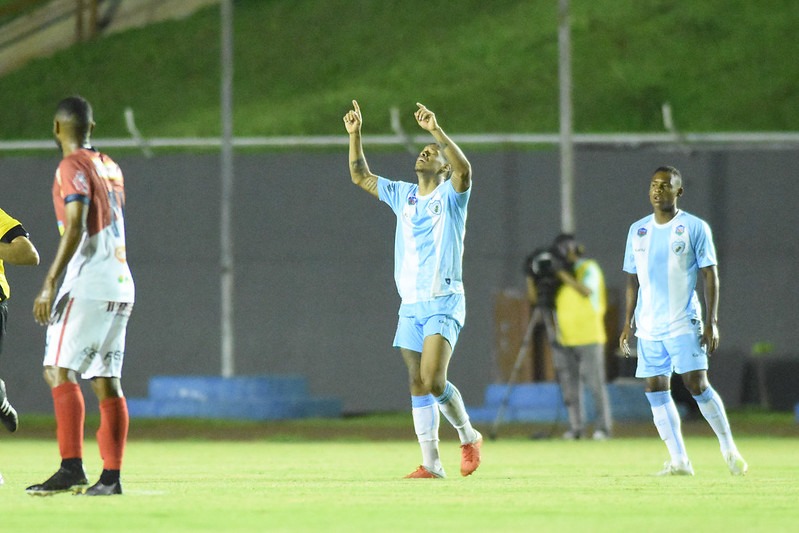 Londrina vence Cianorte e segue invicto no Campeonato Paranaense