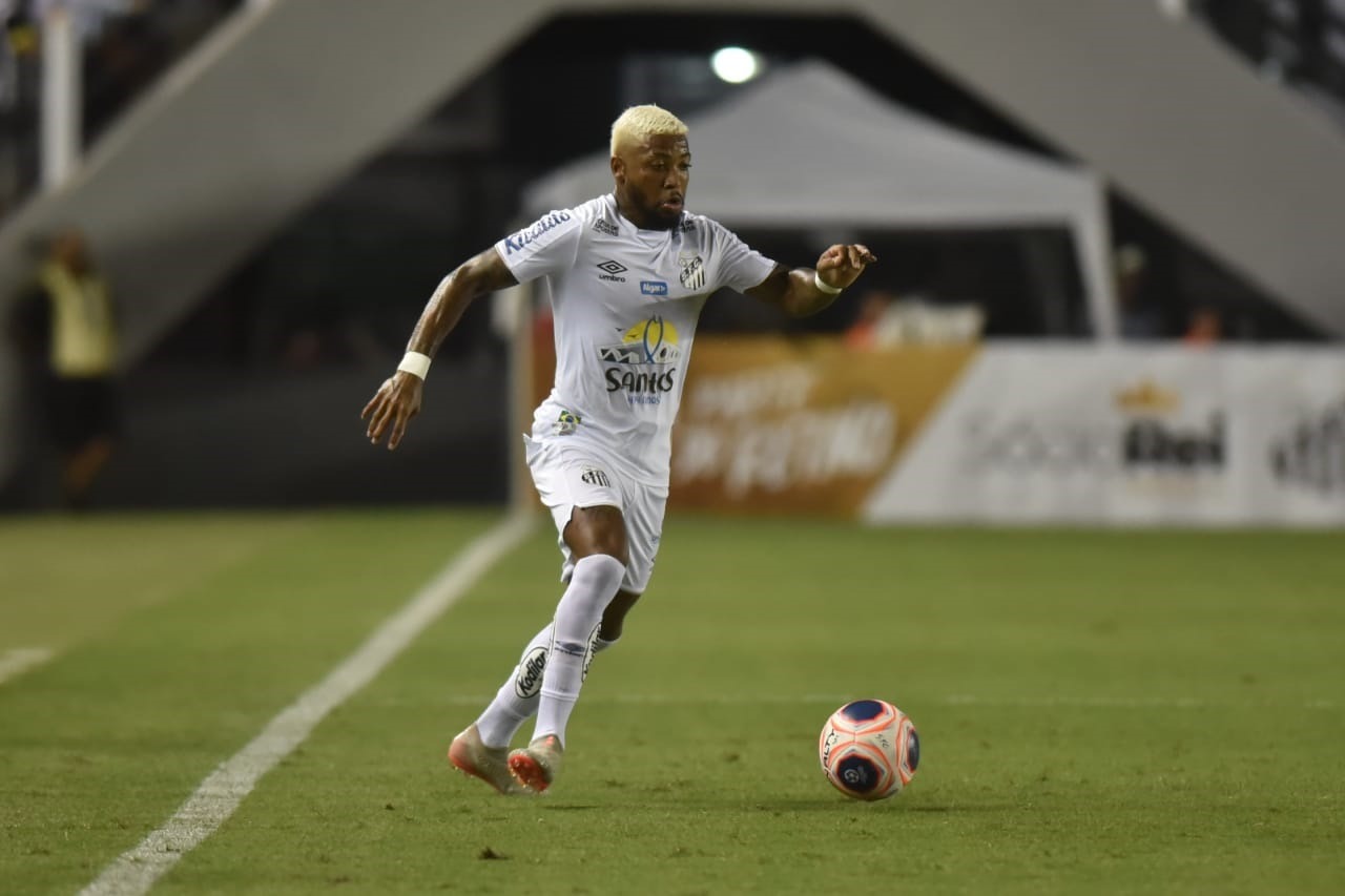 Santos empata com Red Bull Bragantino na estreia de Jesualdo Ferreira