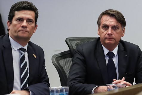 Bolsonaro chama de fake news livro que fala em demissão de Moro cogitada em 2019