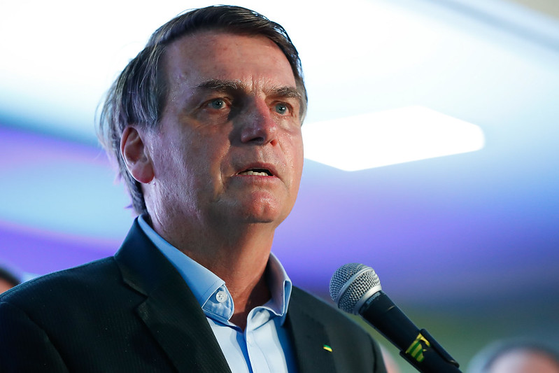 Presidente Bolsonaro faz cair o uso de cartões corporativos