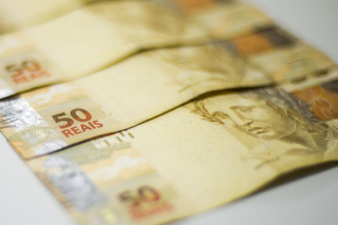 Brasileiros deixaram de pagar R$ 10 bi em juros do cheque especial