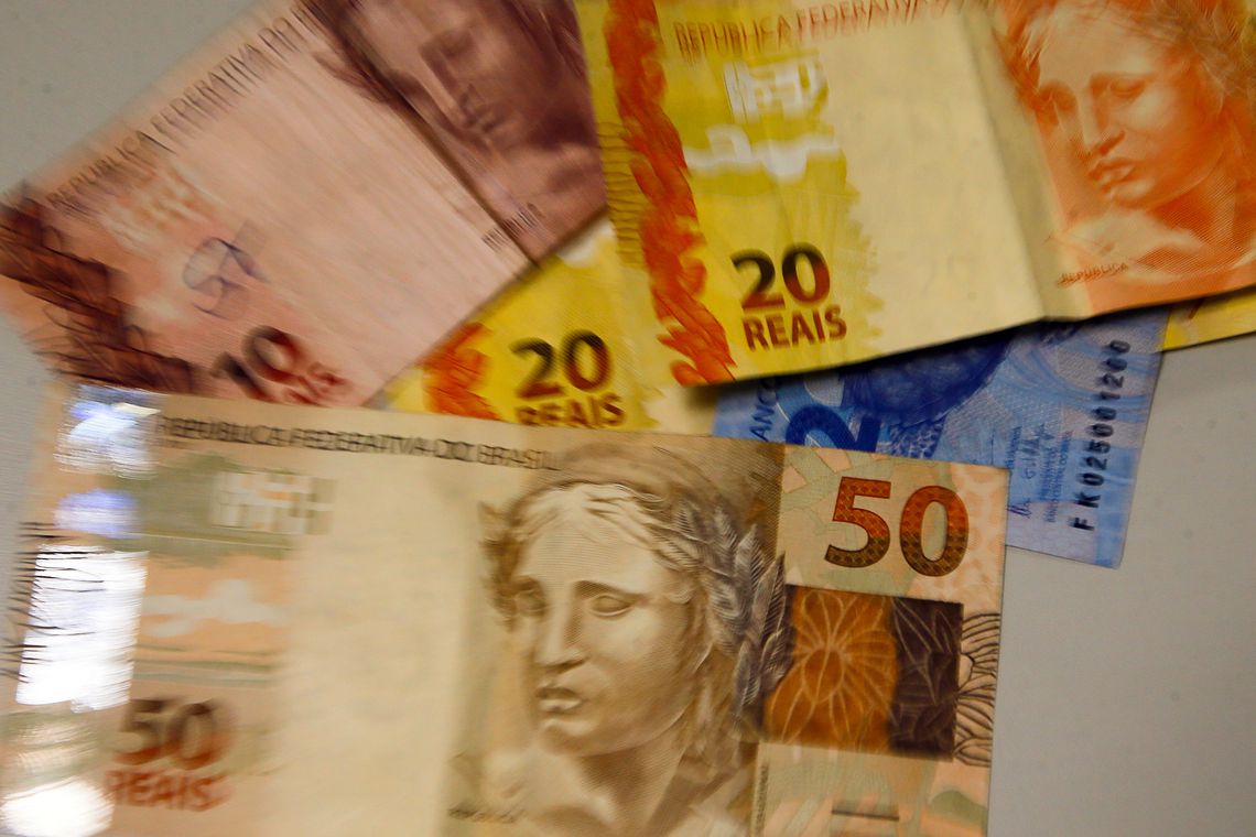 Dívida pública federal passa de R$ 5 tri e pode encostar em R$ 6 tri em 2021, diz Tesouro