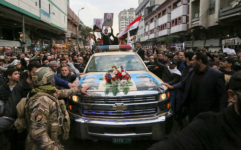 Em Bagdá, funeral de Suleimani tem protestos contra os EUA