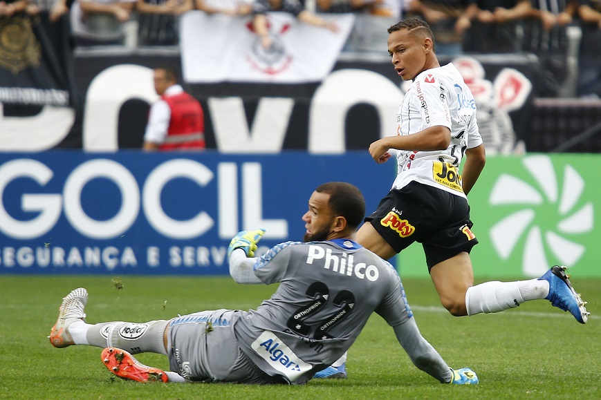 Corinthians vence Santos com gols relâmpagos pelo Paulista