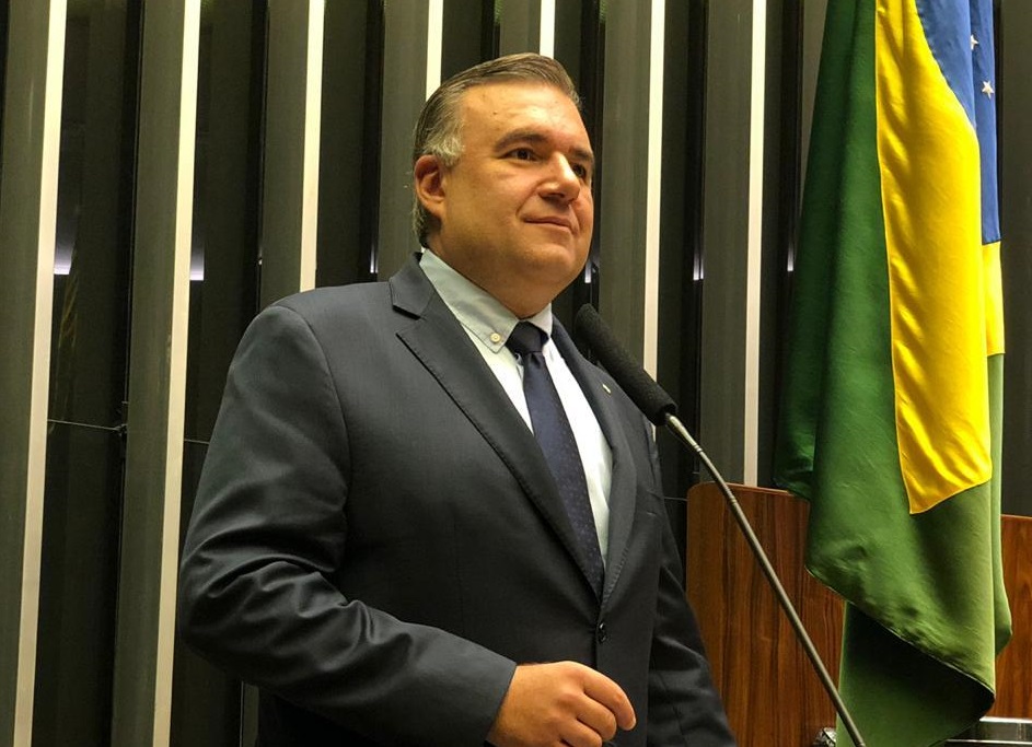 Ney adia candidatura à Prefeitura de Curitiba