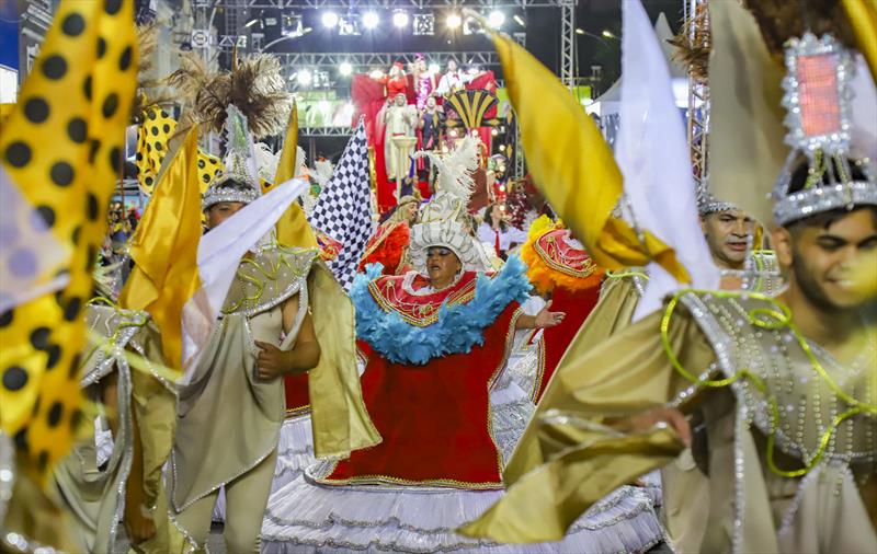 Carnaval de Curitiba: escolha da escola de samba campeã é realizada hoje