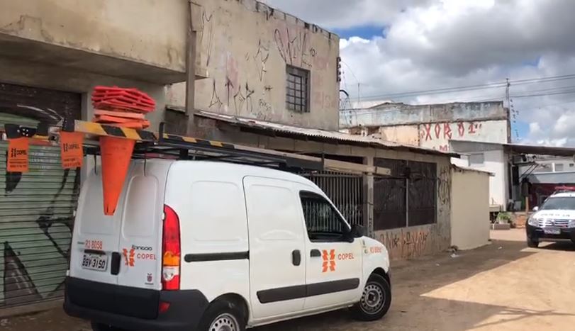 Gatona luz: Polícia faz operação para fiscalizar residências e comércios em Curitiba