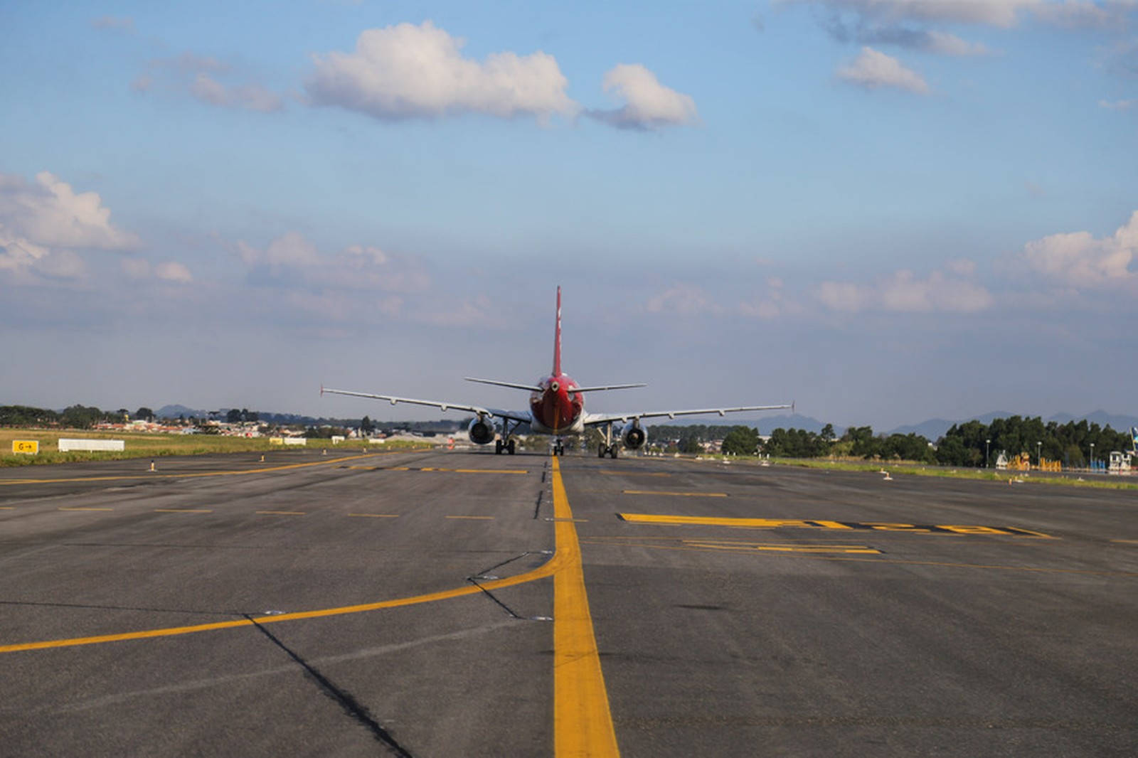 Nova pista do Aeroporto Afonso Pena vai permitir voos diretos para os EUA e Europa