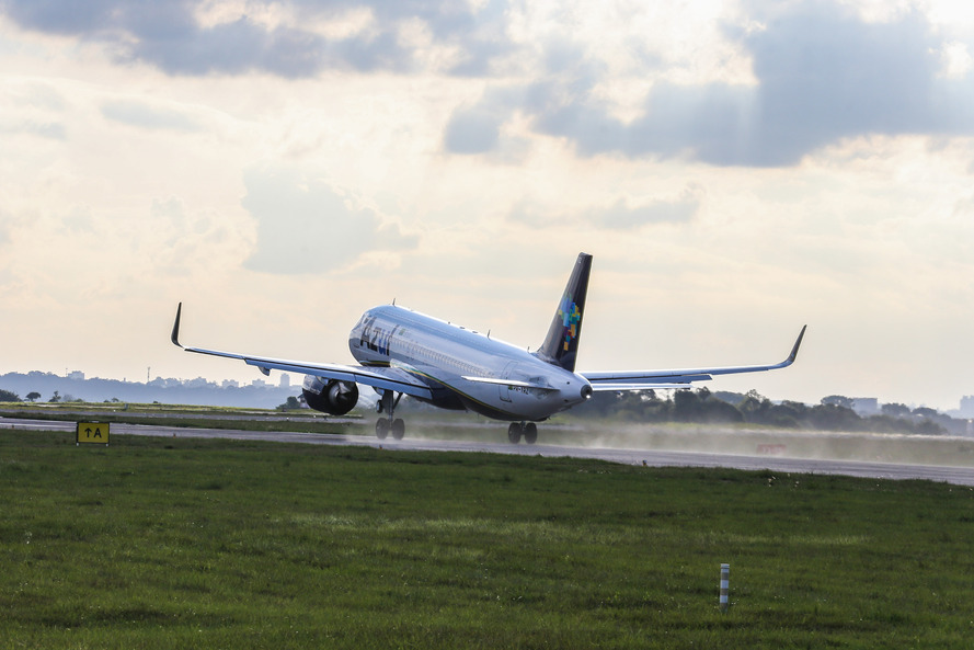 Em um mês, Paraná anuncia três novas rotas e conexões aéreas
