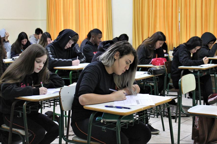 Prova Paraná 2020: Estudantes passam pelo exame nesta terça-feira