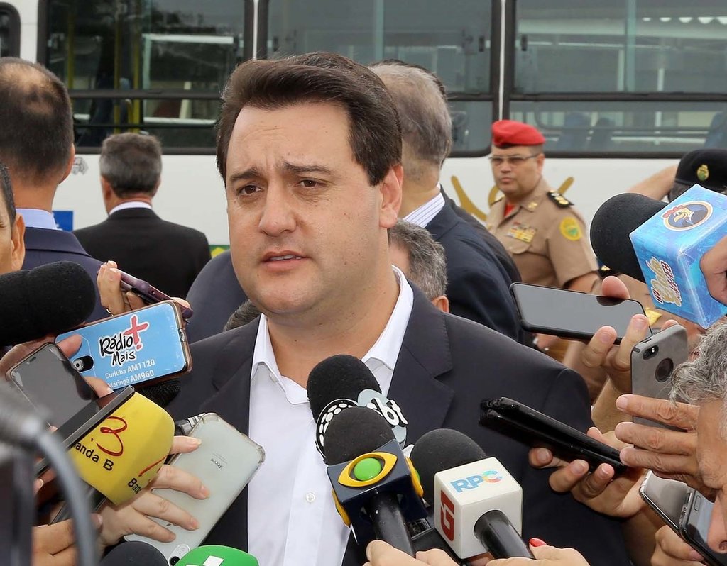 Ratinho Junior assina carta de governadores contra isenção do ICMS
