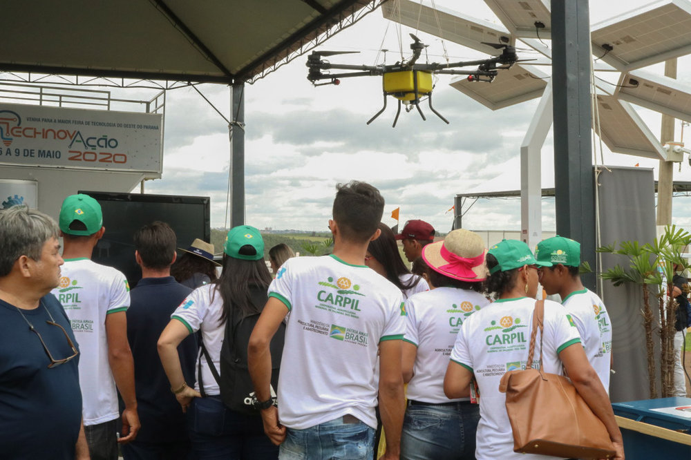 Unioeste lança drone para pulverização agrícola no Show Rural