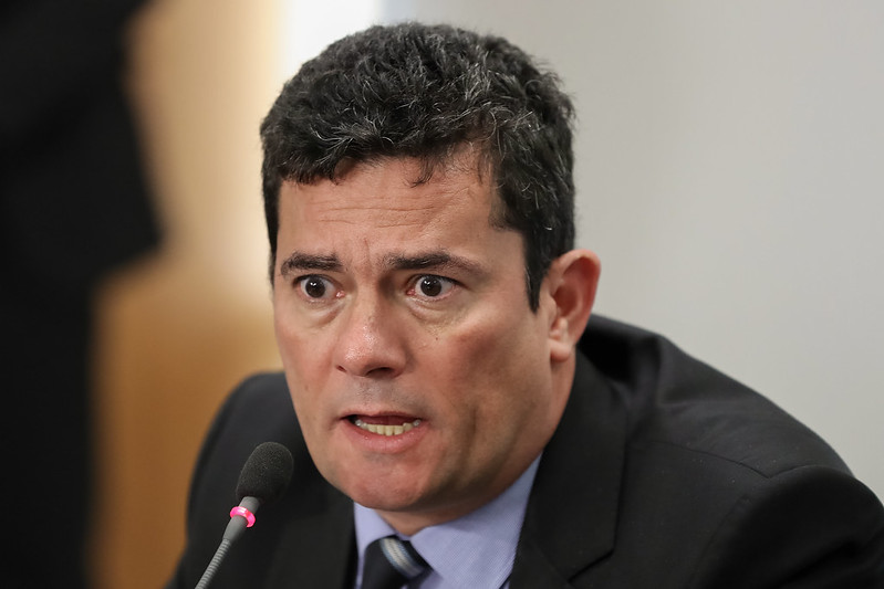 Bolsonaro agora critica o ministro da Justiça, Sergio Moro