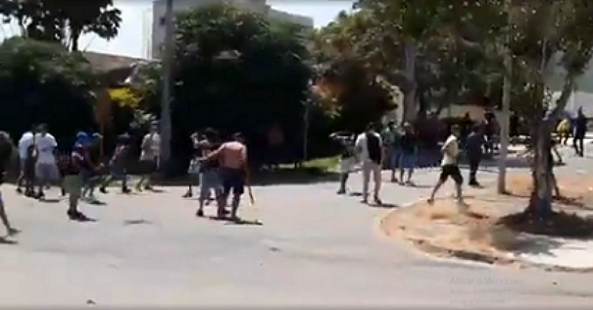 Briga entre torcidas organizadas do Athletico e do Coritiba em São José dos Pinhais