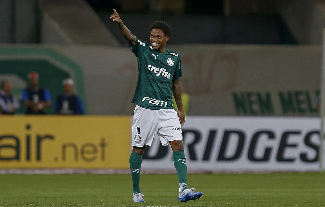Luiz Adriano brilha e Palmeiras bate Guaraní no Allianz Parque
