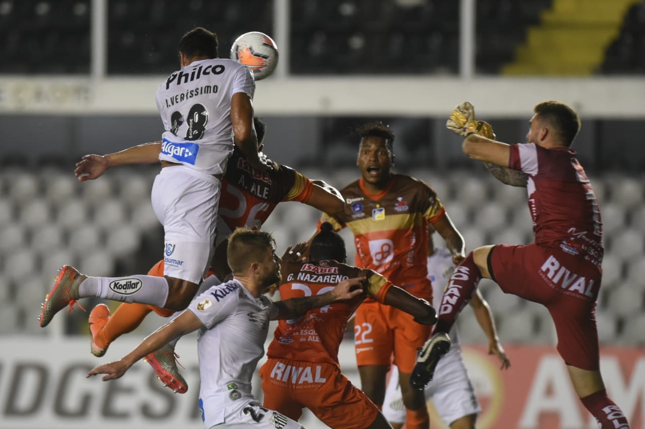 Santos vence Delfín com portões fechados e segue invicto na Copa Libertadores