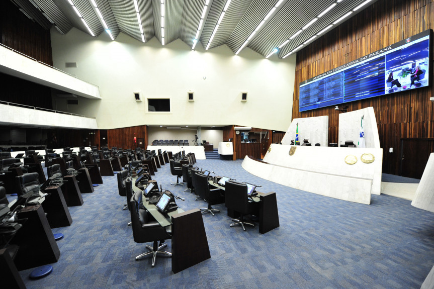 Assembleia Legislativa do PR realiza sessão remota pela primeira vez