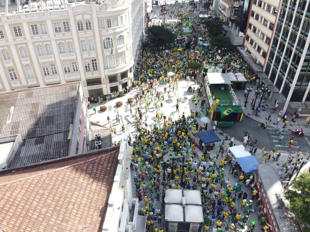 Manifestantes se reúnem na Boca Maldita em ato pró-Bolsonaro