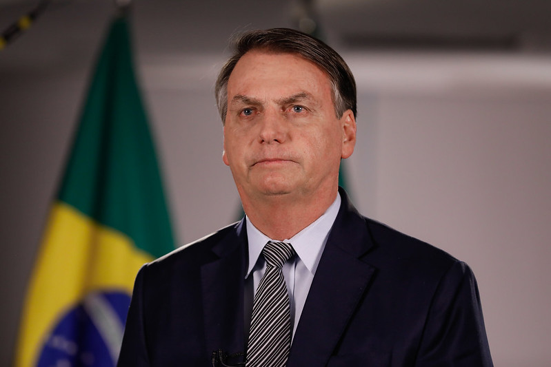 Bolsonaro diz para Doria arrumar outro para pagar vacina e fala em reeditar decreto do SUS
