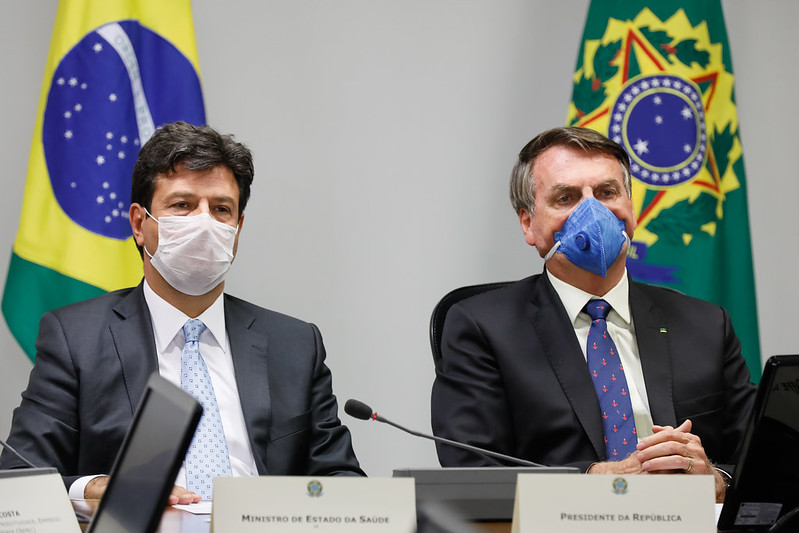 Luiz Henrique Mandetta, ministro da Saúde, ao lado do presidente Jair Bolsonaro. (Isac Nóbrega/PR)