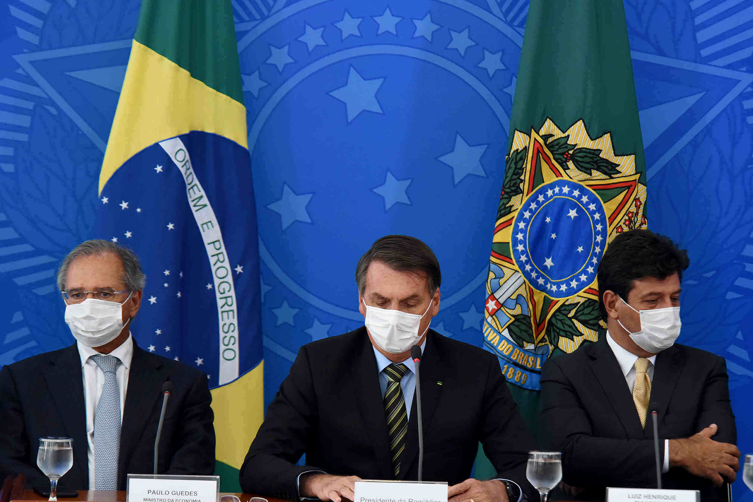 Bolsonaro diz que vê panelaço como manifestação da democracia