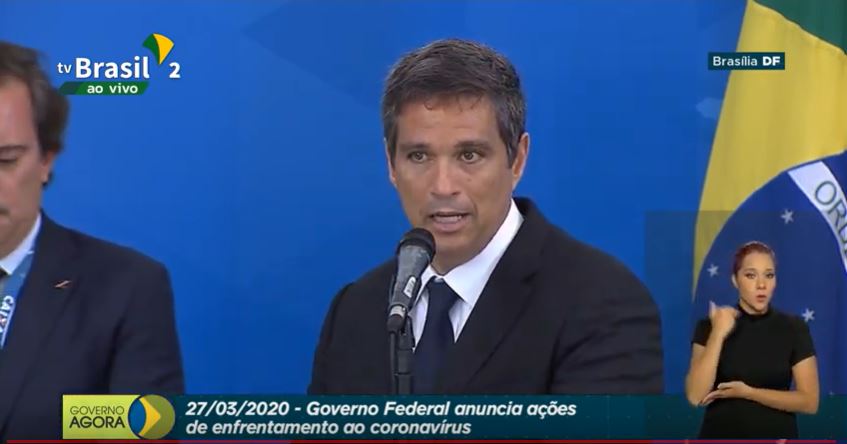 Roberto Campos Neto, presidente do Banco Central anuncia medidas para socorrer a economia