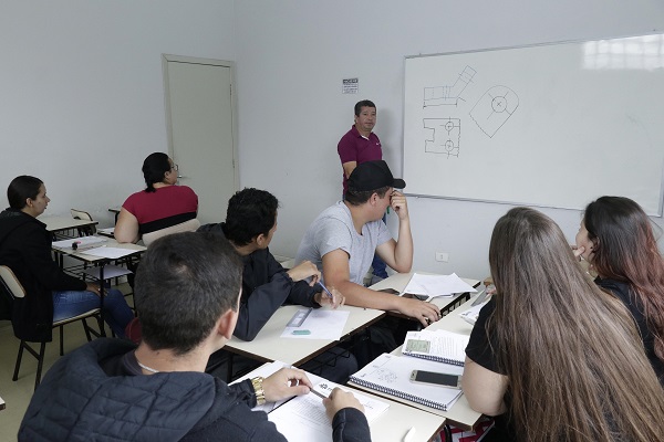 FAS oferece mais de três mil vagas em cursos profissionalizantes gratuitos, em Curitiba