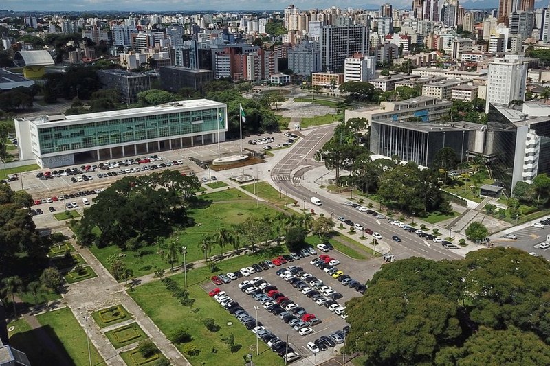 Concursos públicos do Paraná são adiados por tempo indeterminado