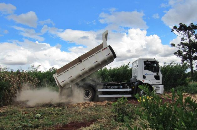 Pequenos agricultores do Paraná usam lodo feito a partir de esgoto doméstico