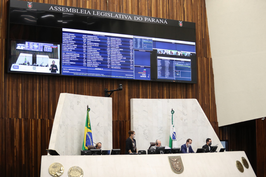 Proibição no corte de água, luz e gás é aprovada pelos deputados do Paraná