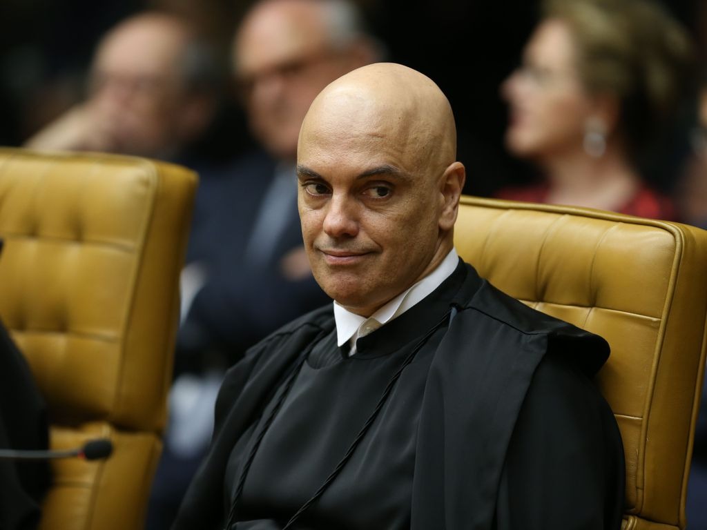 Ministro Alexandre de Moraes suspende a nomeação de Ramagem para direção da PF