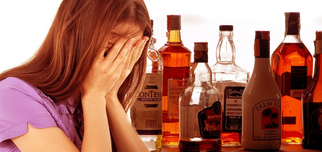 Psiquiatras alertam para o aumento do consumo de álcool na quarentena