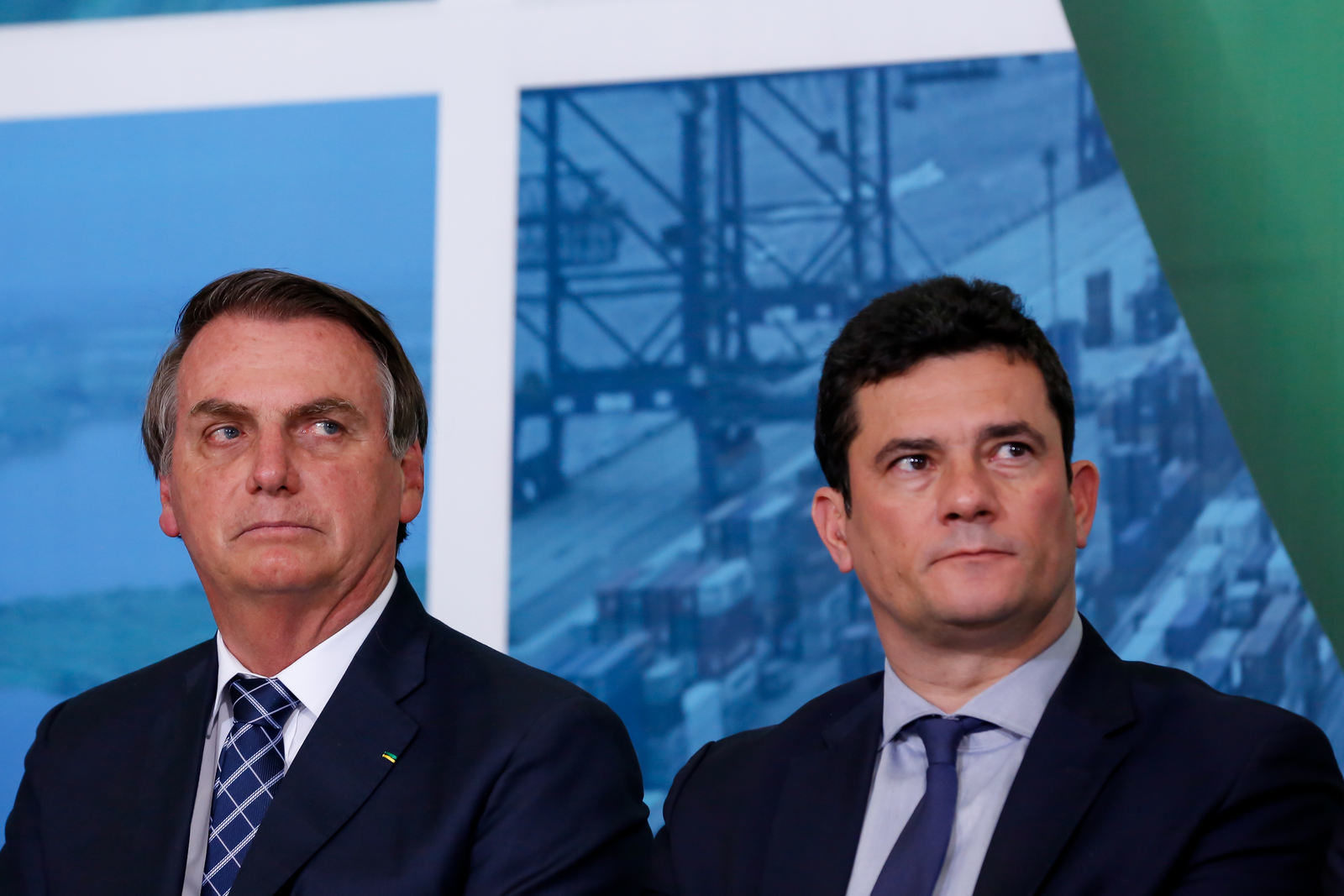 Novas mensagens de Bolsonaro a Moro reforçam versão de interferência na PF