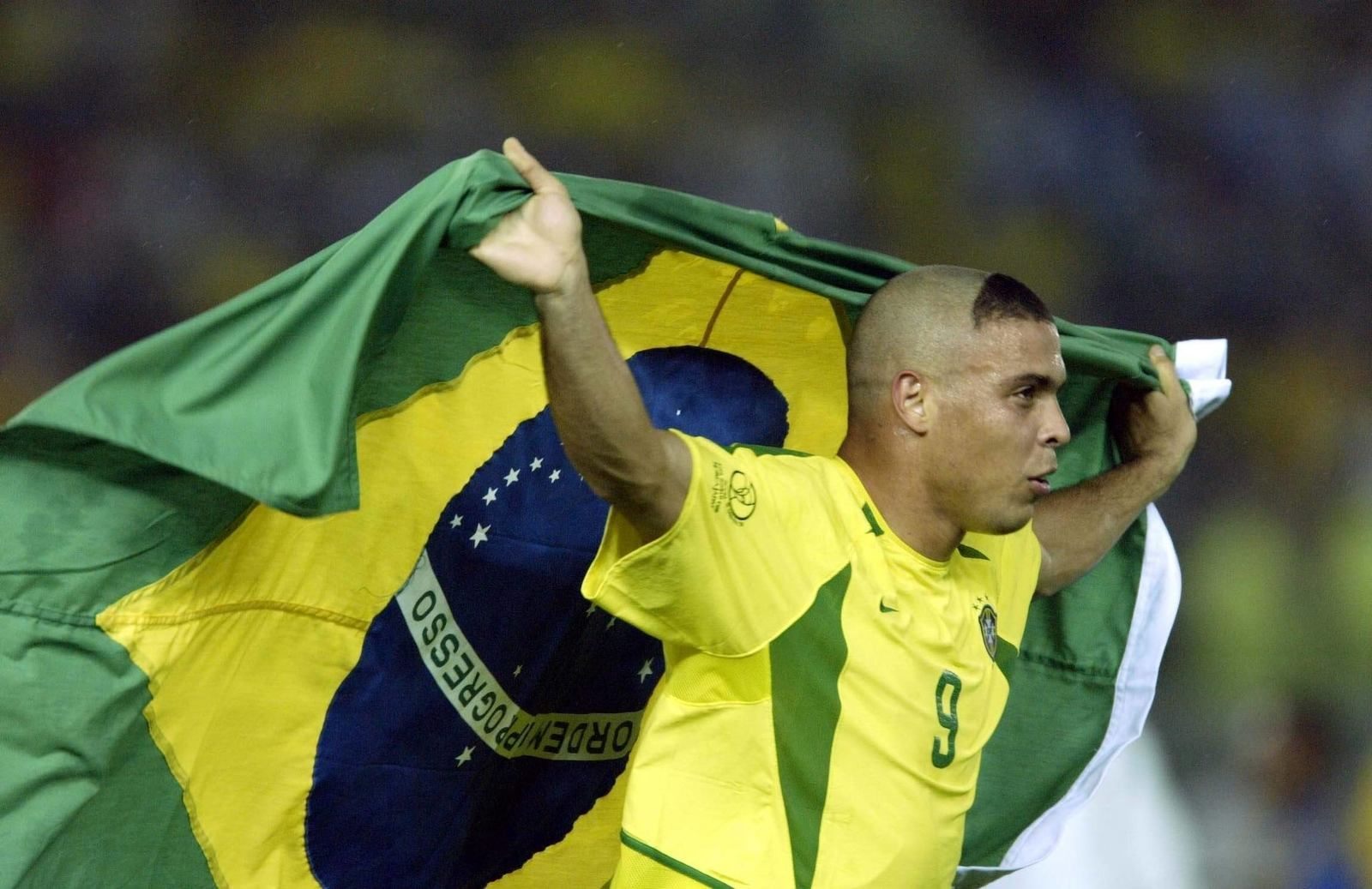 Reprise do penta na Copa do Mundo de 2002 aumenta audiência da Globo aos domingos