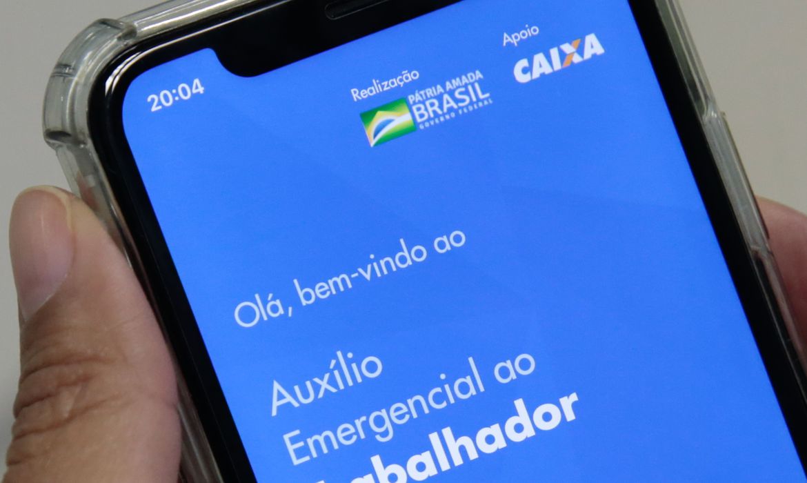 Servidores do Paraná devolvem R$ 6 milhões de auxílio recebido indevidamente