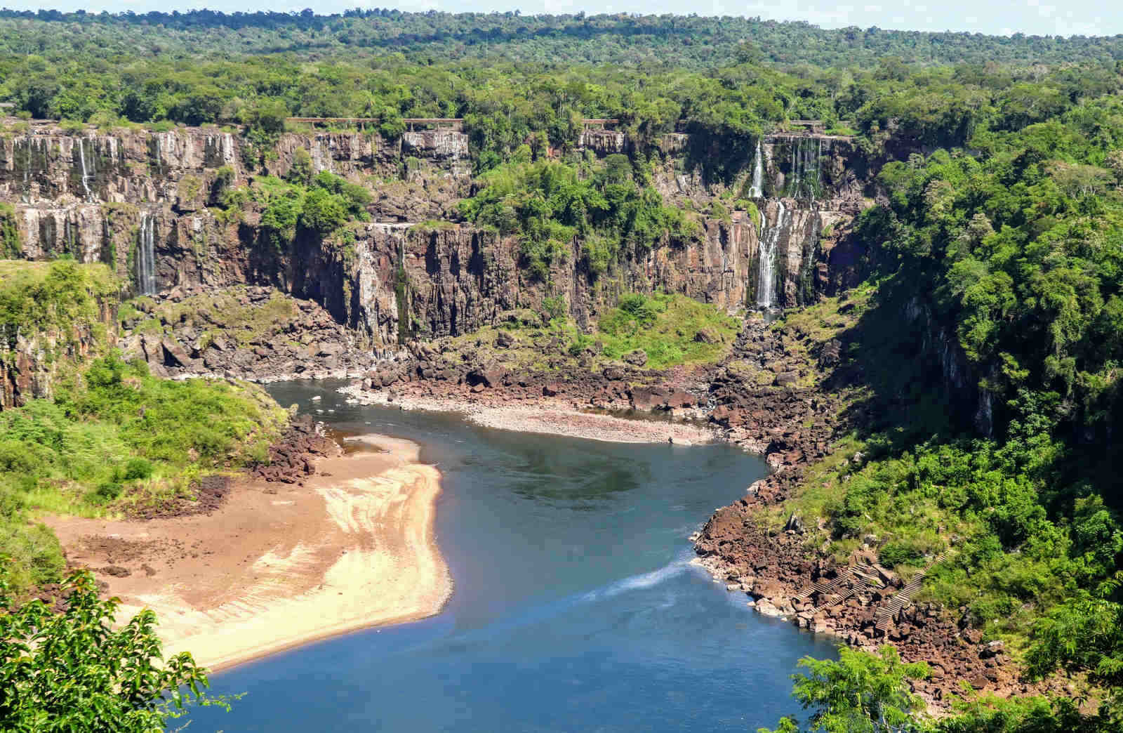 Cataratas do Iguaçu têm a menor vazão de água em 2020 e produção de energia cai