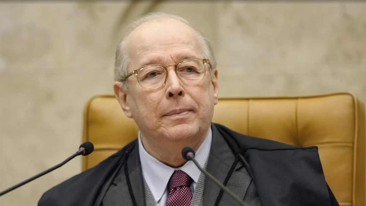 Celso de Mello rejeita pedido de apreensão de celular de Bolsonaro
