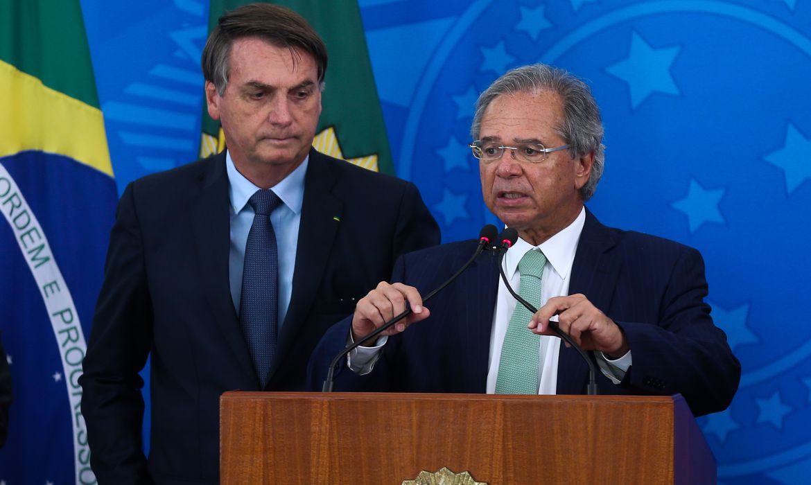 Pesquisa mostra que Bolsonaro se preocupa mais com a economia do que com coronavirus