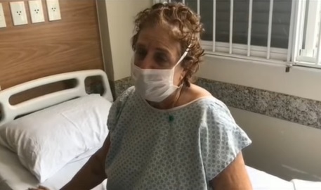 Dona Aparecida recebeu alta da UTI após sete dias (Divulgação/Hospital Evangélico de Londrina)