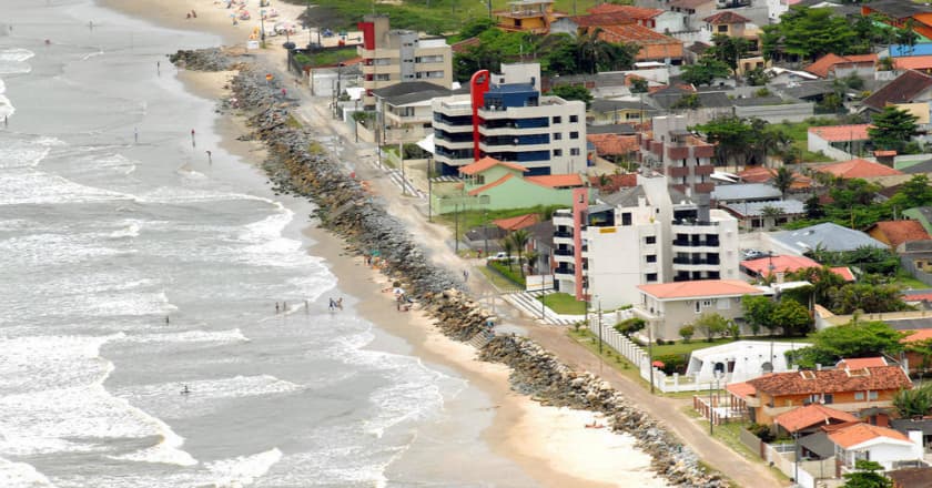 MPPR notifica Prefeitura de Matinhos para criar plano de fiscalização na orla da praia