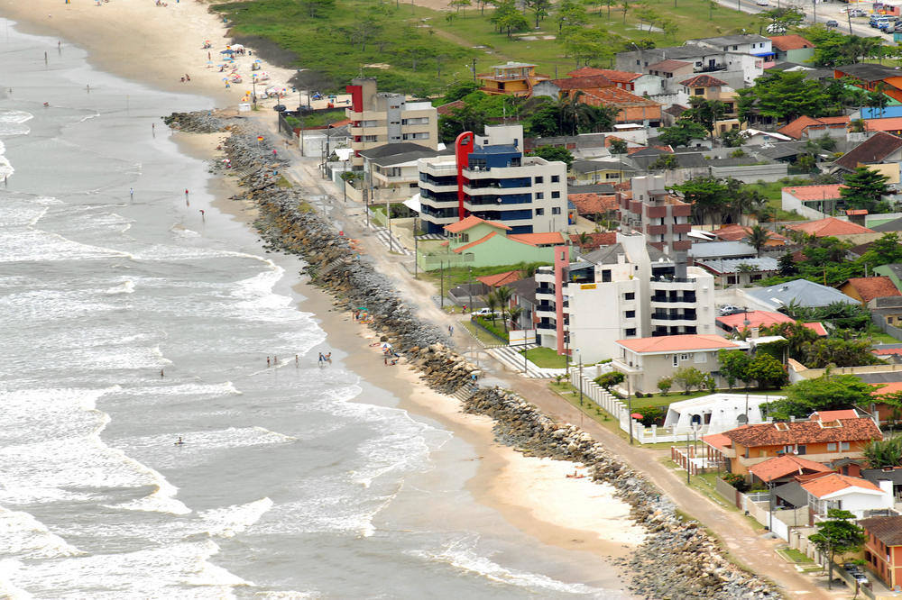 MPPR notifica Prefeitura de Matinhos para criar plano de fiscalização na orla da praia