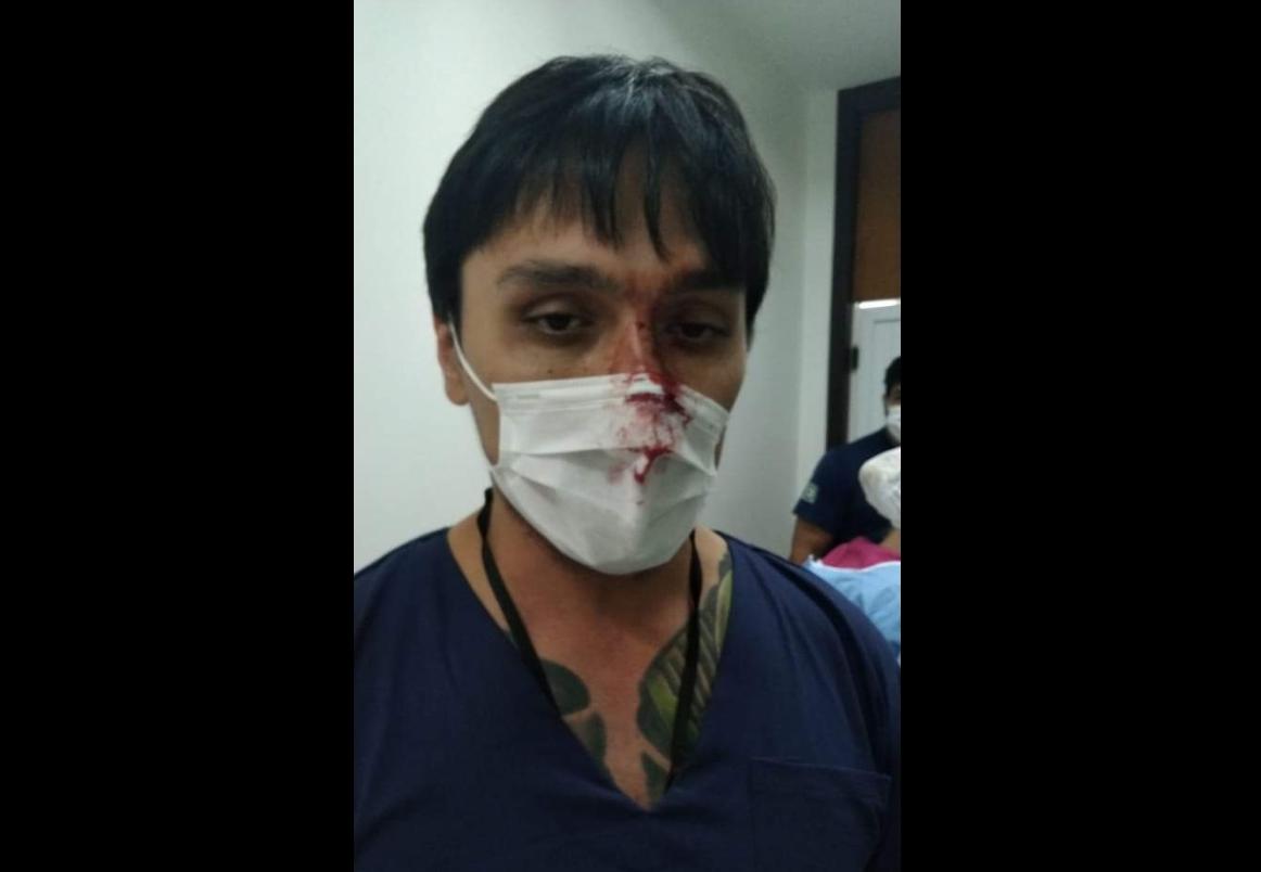 Paciente com suspeita de coronavírus dá soco em médico e ataca guardas em Curitiba