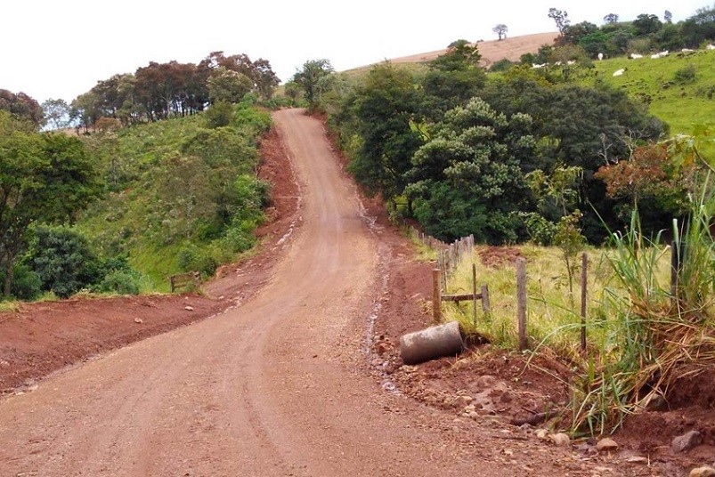 Estradas rurais passam por reformas no Centro-Sul do Paraná
