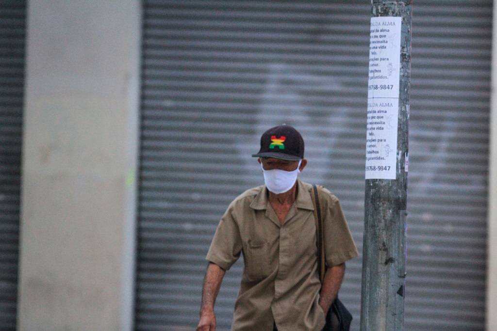 Câmara dos Deputados aprova uso obrigatório de máscara em locais públicos