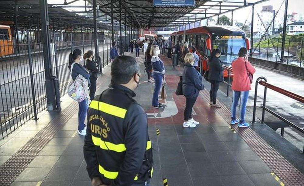 Coronavírus: 19 linhas de ônibus de Curitiba passam a operar com 100% da frota