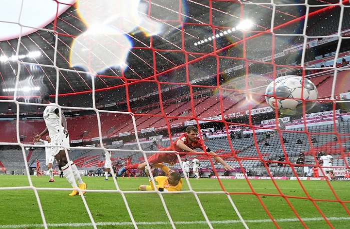Bayern de Munique bate Eintracht Frankfurt e abre vantagem na liderança